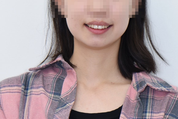 구외 사진 — 웃는 모습